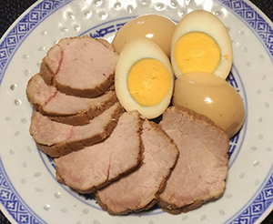 卵と豚肉の煮しめ